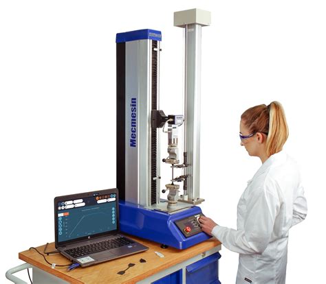 Universal Material Testing Machines 